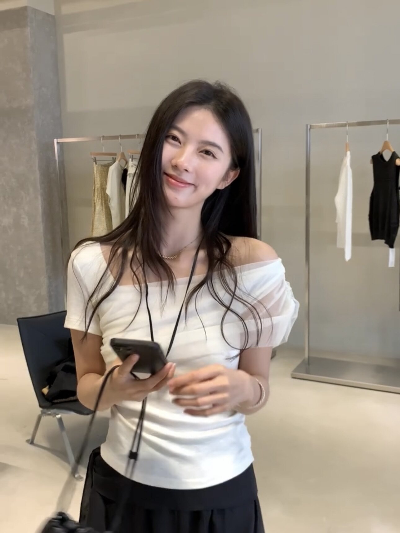 한 부서 작은 대중 섹션 망사 패치워크 비스듬한 오프숄더 니트 맨위 여성 여름 부드러운 품격 다용도 니트 작은 셔츠 트렌디