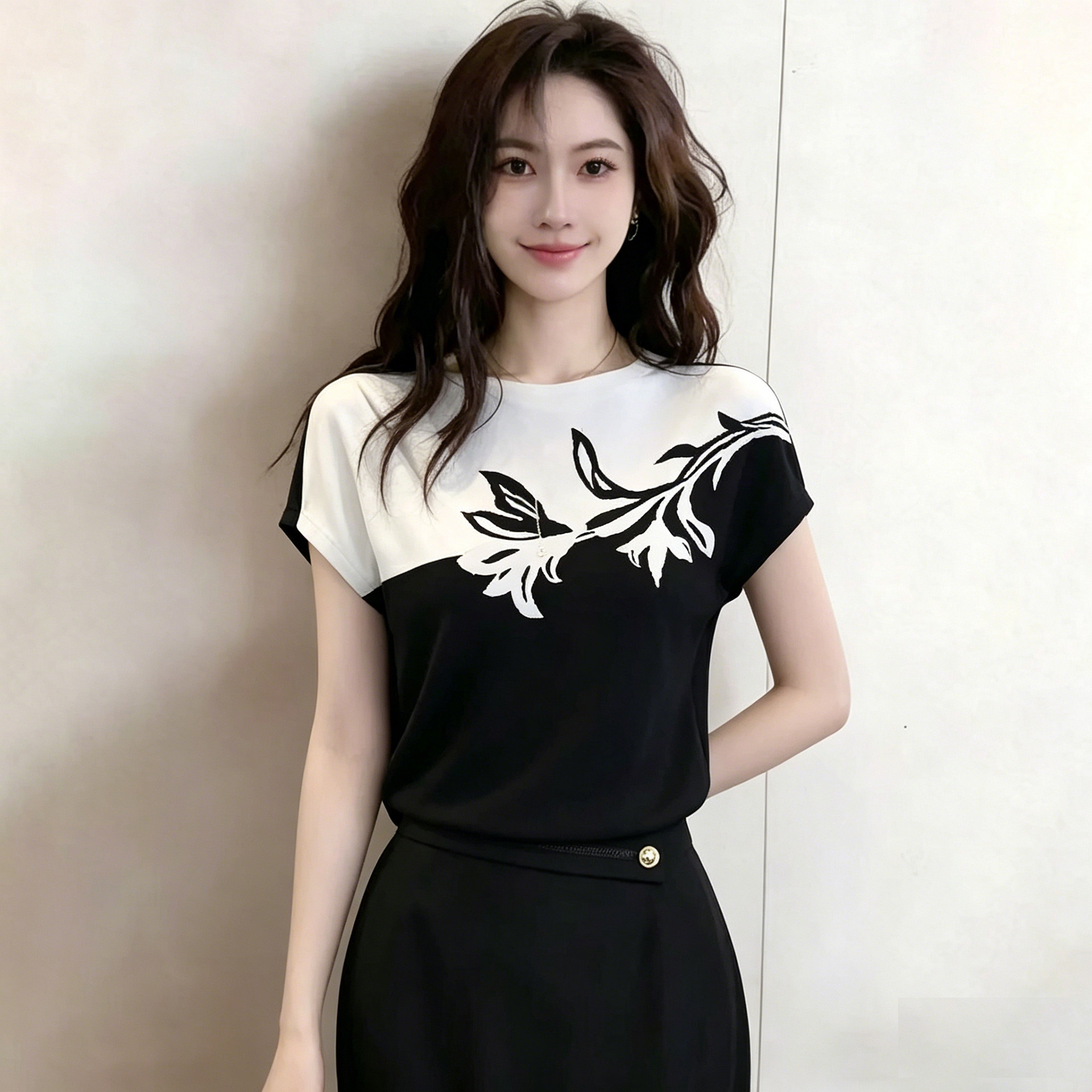 검정색 라운드 넥 얼음 실크 니트 스웨터 여성 여름 새로운 고급 센스 슬림해 보이는 캐주얼 다용도 반팔 얇은 스타일 맨위