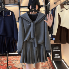 批发秋<b class='q'>冬</b>新款时尚披肩设计师款高级气质洋气百褶裙套装