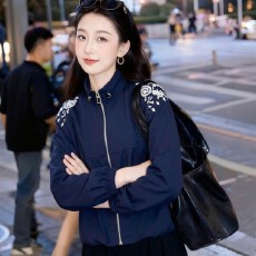 批发深蓝色立领刺绣棒球服外套女2026春季新款小众设计高级感夹克上衣