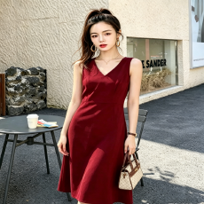 批发<b class='q'>连衣裙</b><b class='q'>女</b>轻奢高级感西服内搭西装套装裙吊带裙法式无袖背心裙
