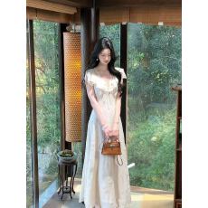 批发从一时刻清落森系温柔风V领剪花蕾丝系带连衣裙裙