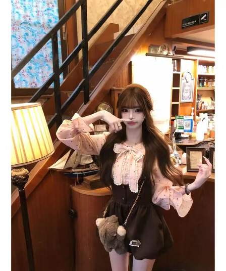 린 린 있음 바쁜 딸기 코코아 분말 브라운 도트 무늬 나비 매듭 맨위 깊은 커피 색상 꽃밭 멜빵 바지