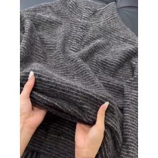 批发慵懒风时髦洋气设计感小众<b class='q'>条纹</b>高领长袖秋季宽松休闲减龄显瘦上衣