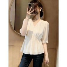 批发轻熟法式V领收腰短袖衬衫女夏季大码<b class='q'>胖</b>妹妹高级感别致很仙的上衣