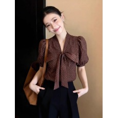 批发复古优雅蝴蝶结系带<b class='q'>波点</b><b class='q'>衬衫</b>女2026夏季新款短袖港风气质上衣减龄