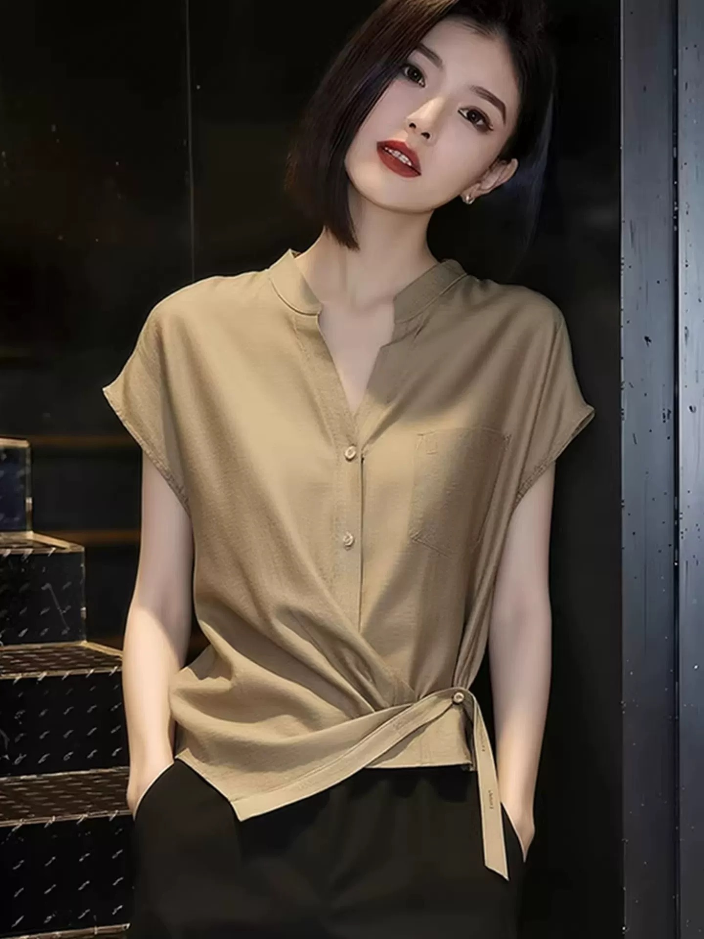 고급 유럽 상품 불규칙 밑단 반팔 여성 셔츠 2026 여름 새로운 품격 빛 요리 한 다용도 허리 수축 셔츠