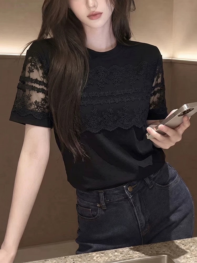 검정색 레이스 조각 티셔츠 여성용 짧은 소매 2026 여름 새로운 외국 가스 루즈핏 슬림해 보이는 디자인 센스 홀로우 아웃 맨위