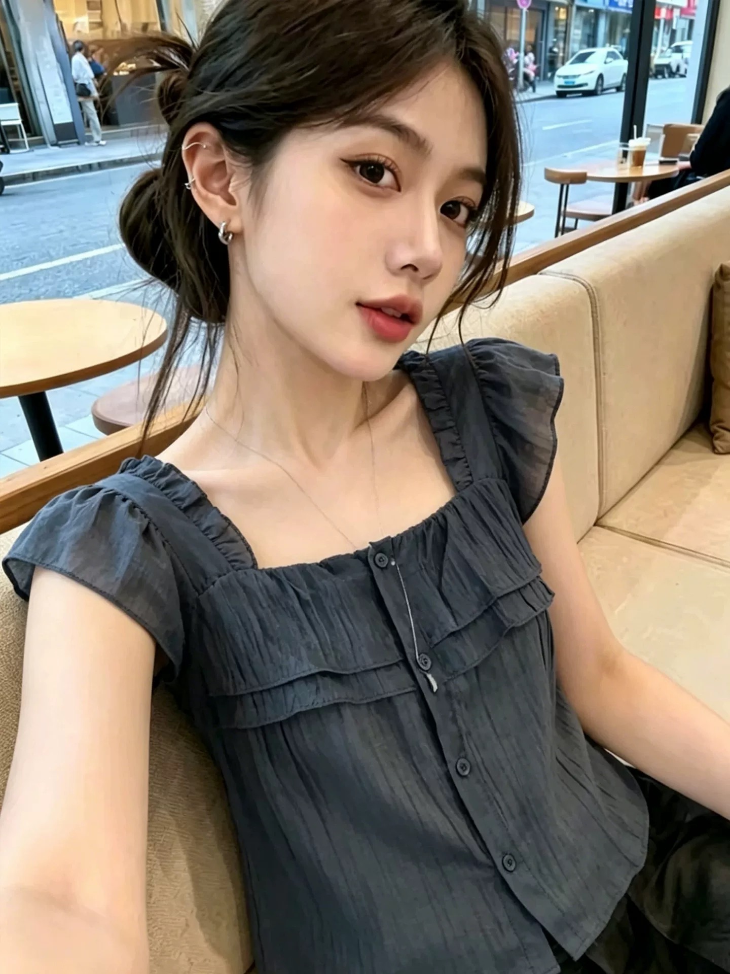 지성 미니멀리즘 바람 진한 파란색 광장 칼라 프릴 Feifei 소매 셔츠 2026 여름 새로운 일상 세련된 맨위