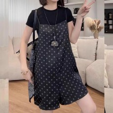 批发<b class='q'>夏</b>季套装女2026新款简约基础款黑色打底短袖t恤波点背带短裤套装