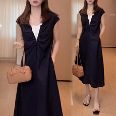 批发法式气质V领无袖<b class='q'>连衣裙</b>女夏季新款时尚半拉链褶皱收腰显瘦A字裙子