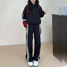 批发时尚撞色运动风套装女2026春秋新款短款工装外套高腰阔腿裤两件套