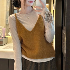 多巴胺减龄时尚套装女2026春秋新款蕾丝拼接打底衫叠穿吊带两件套