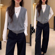 批发网红洋气炸街套装女2026<b class='q'>春秋</b>新款叠穿打底衫针织马甲阔腿裤两件套