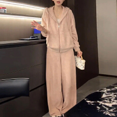 批发2025新款甜美风减龄时髦显瘦卫衣休闲裤两件套百搭简约显瘦套<b class='q'>装</b><b class='q'>女</b>