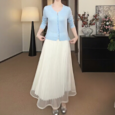 批发巨好看韩系<b class='q'>针织</b><b class='q'>套装</b>裙子女春秋季2026新款超火独特漂亮一整套长裙