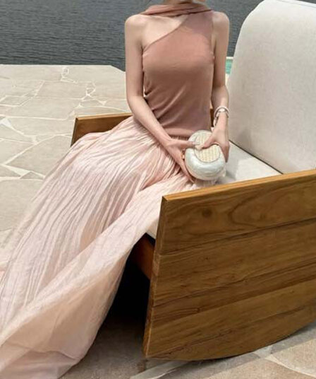 2026 여름 불규칙 비스듬한 어깨 디자인 민소매 리본 맨위 주름 하이웨이스트 한 마디 플리츠 반신 치마 세트 여성