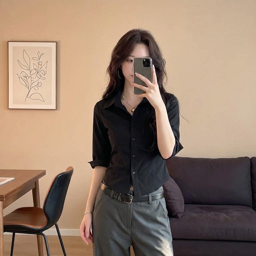 2026 여름 새로운 슬림해 보이는 세련된 빛 직업 바람 출퇴근 폴로 칼라 여성 셔츠 품격 중간 소매 셔츠