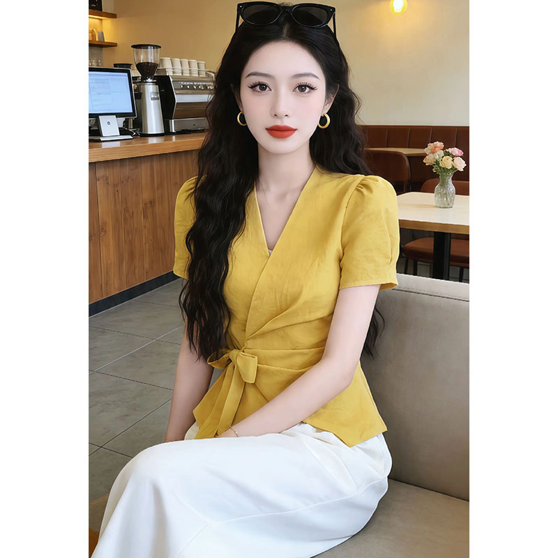한 부서 세련된 V넥 불규칙 반팔 여성 셔츠 2026 여름 새로운 맨위