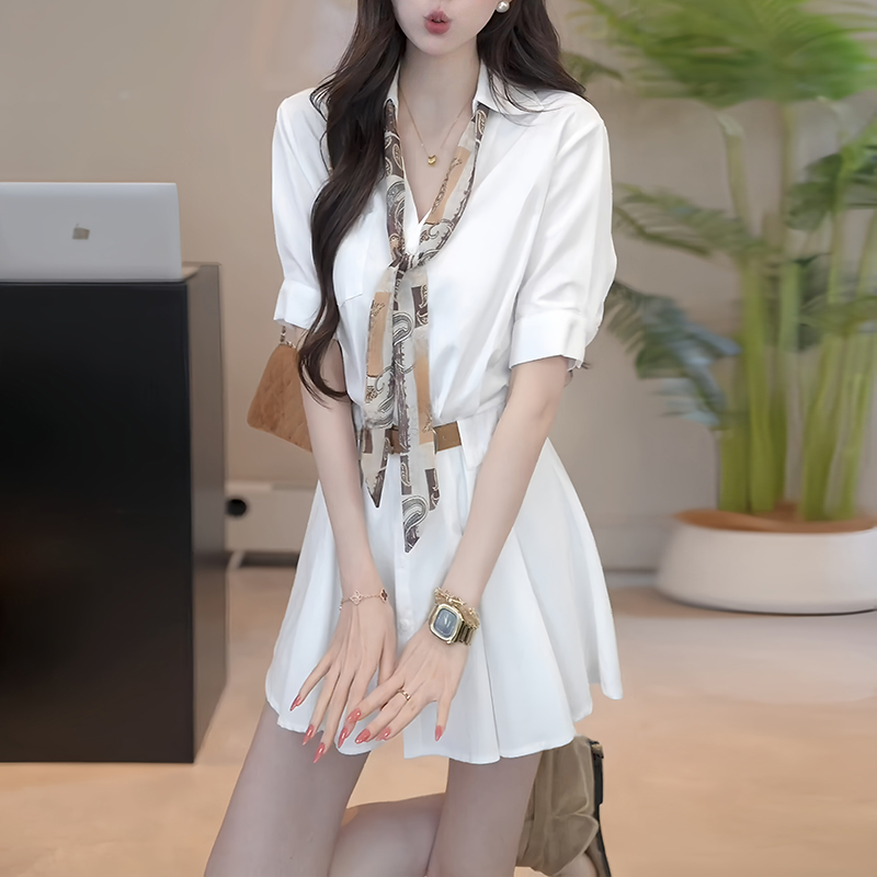 품격 폴로 칼라 허리 수축 셔츠 드레스 2026 새로운 출퇴근 슬림해 보이는 트렌드 인터넷 유명인 인기 드레스