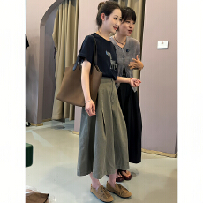 批发香朵儿韩系极简休闲套装显瘦上衣遮胯垂感工装中<b class='q'>长</b><b class='q'>裙</b>2026新款百搭