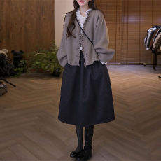 批发香朵儿2026秋冬新款高级感花边外套半身中长<b class='q'>短</b>裙套装女