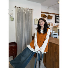 批发实拍現货。磨毛打底花边圆领T恤+百搭针织马甲+牛仔裤