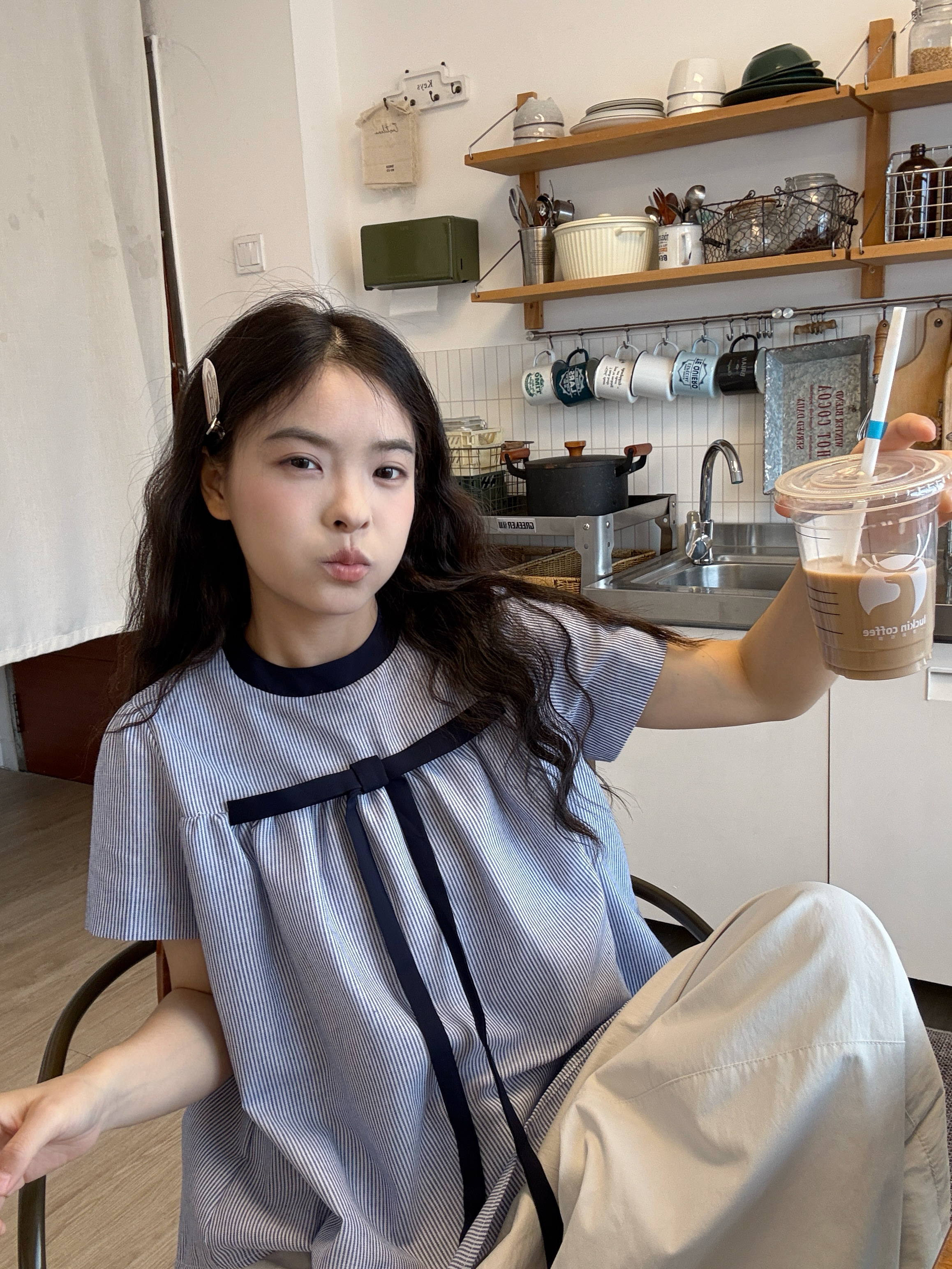 실사 선물 물품 달콤함 스트라이프 나비 매듭 셔츠