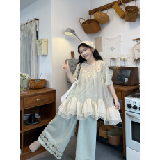 批发实拍。立体花朵吊带背心裙+短袖打底T恤+绣花牛仔裤