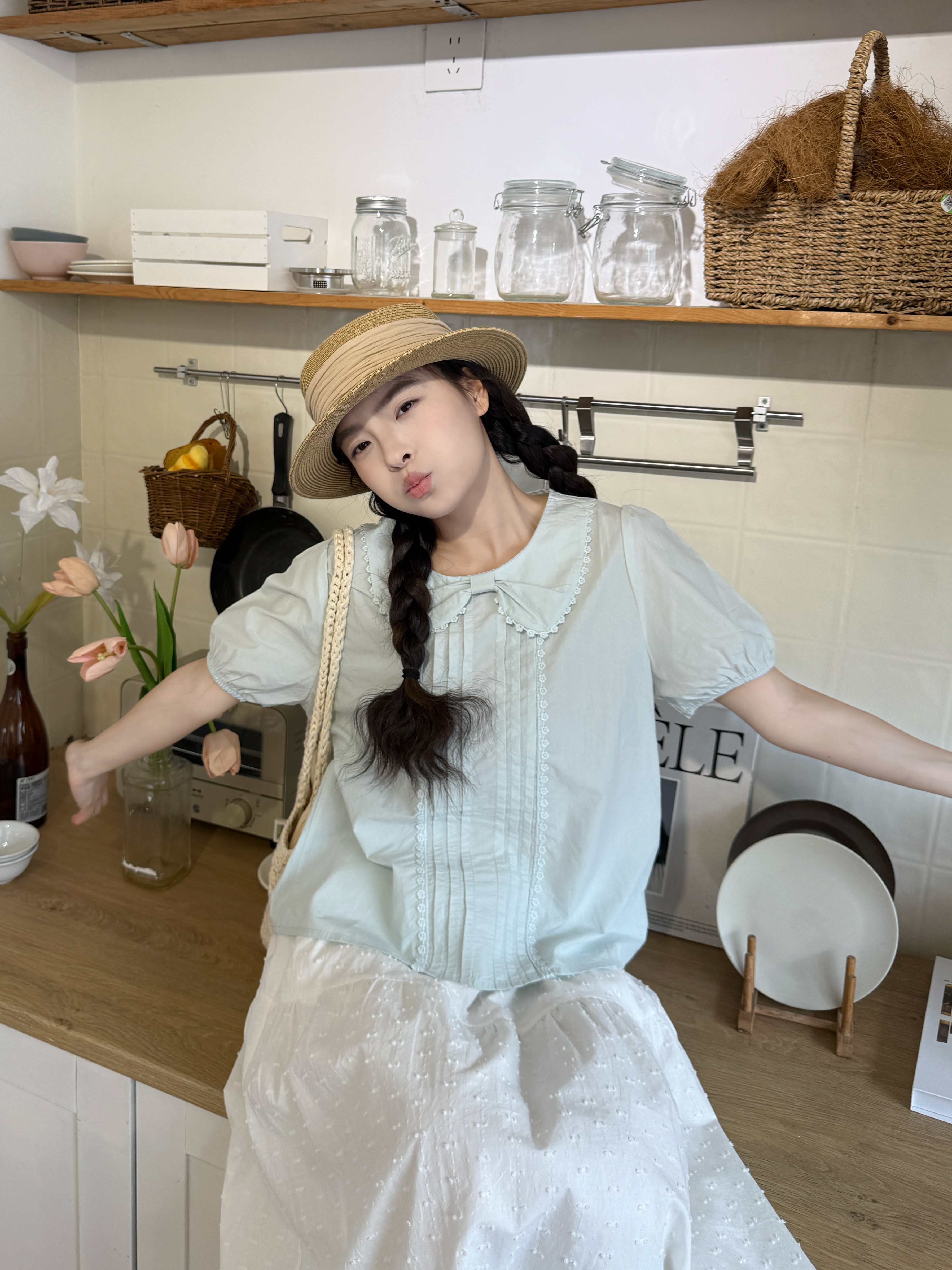 실사 나비 매듭 반팔 맨위 여성 여름 새로운 디자인 센스 작은 대중 프랑스식 셔츠