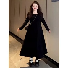 批发大码法式赫本风方领收腰连衣裙女秋季<b class='q'>胖</b><b class='q'>mm</b>梨形身材显瘦打底小黑裙