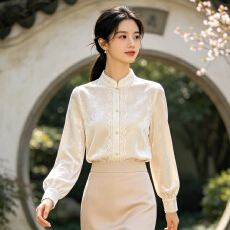 批发实拍新中式国风<b class='q'>女装</b>2026新款上衣秋冬季新款衬衫丝绒显瘦气质小衫