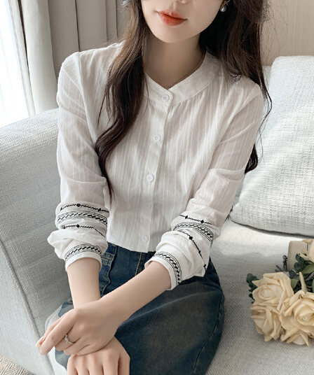 문예 바람 커프스 자수 스탠드 칼라 화이트 셔츠 2026 봄 새로운 품격 다용도 맨위