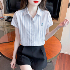 批发2026夏季新款蓝色条纹蝙蝠袖衬衫<b class='q'>宽松</b>翻领休闲百搭上衣