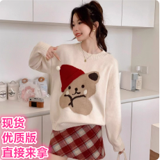 批发<b class='q'>可爱</b>甜美刺绣小熊毛衣女秋冬加厚打底内搭圆领套头软糯爆款上衣