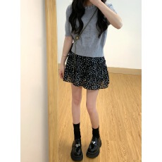 批发碎花<b class='q'>半身裙</b>蛋糕<b class='q'>裙</b>女春季百搭a<b class='q'>字</b>短<b class='q'>裙</b>短袖针织衫两件套装气质洋气