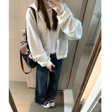 批发秋冬季韩系小个子穿搭条纹针织毛衣<b class='q'>牛仔</b>裤慵懒风高级感两件套装女