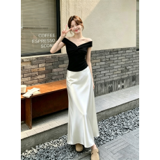 批发夏装减龄一整套2026超火穿搭巨好看一字肩漂亮上衣缎面半身裙套装