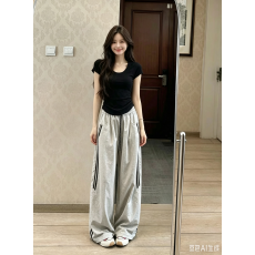 批发巨好看超火减龄ootd穿搭一整套2026新款女初夏季休闲运动两件套装