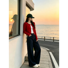 批发温柔系穿搭新款<b class='q'>韩版</b>气质洋气打底上衣针织开衫裤腿牛仔裤三件套