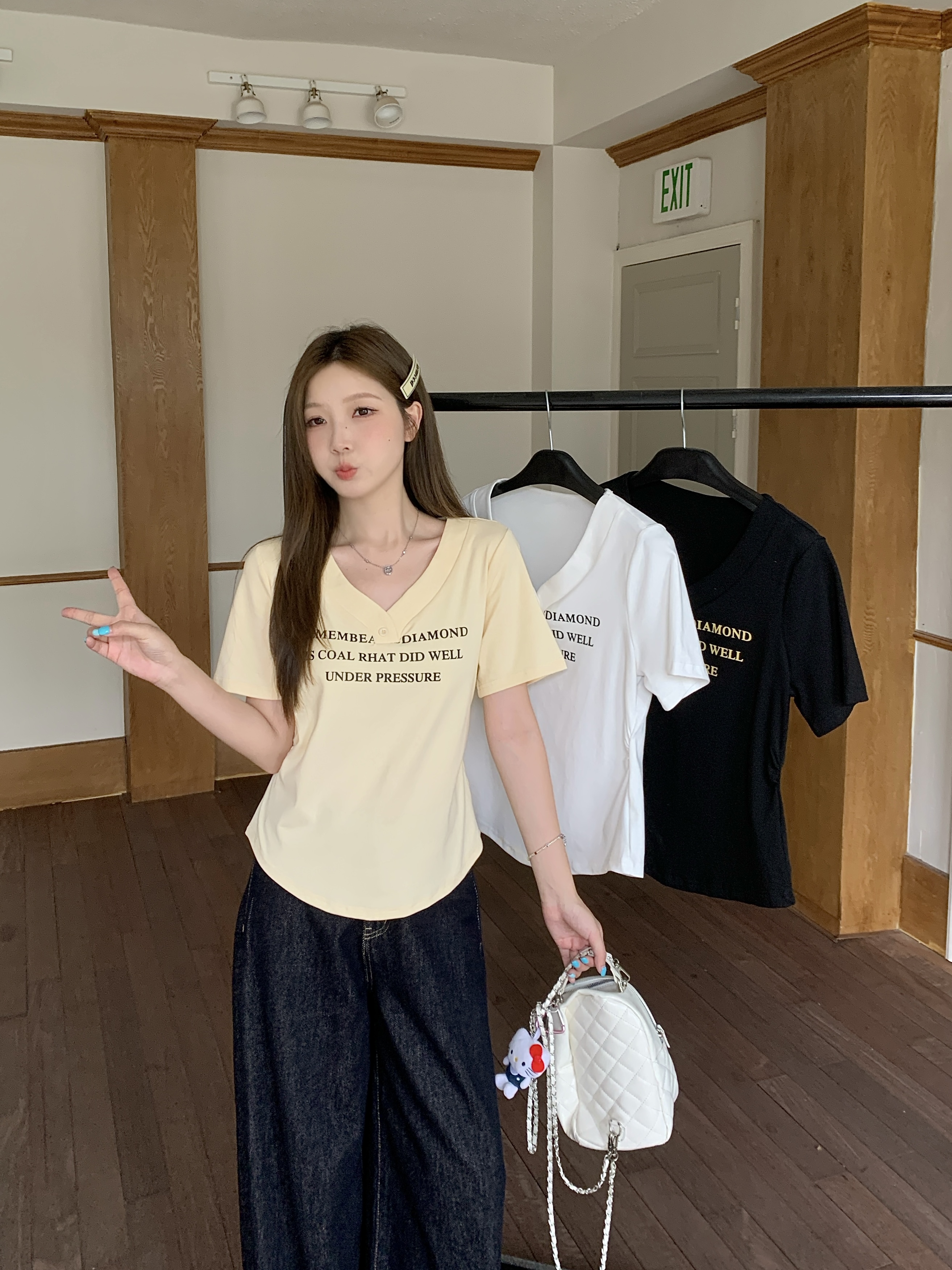 실사 2026 여름 새로운 지방 mm 빅 사이즈 여성 알파벳 프린트 V넥 반팔 티셔츠 몸매 가꾸기 허리 수축 슬림해 보이는 맨위