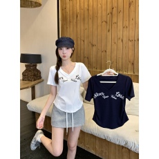 批发实拍2026夏季新款<b class='q'>胖</b><b class='q'>mm</b><b class='q'>大码</b>女字母印花V领短袖T恤纯欲修身显瘦上衣