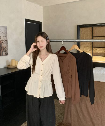 실사 2026 봄 새로운 지방 mm 빅 사이즈 고급 센스 빛 럭셔리 V넥 허리 수축 셔츠 슬림해 보이는 표지 배 맨위 여성