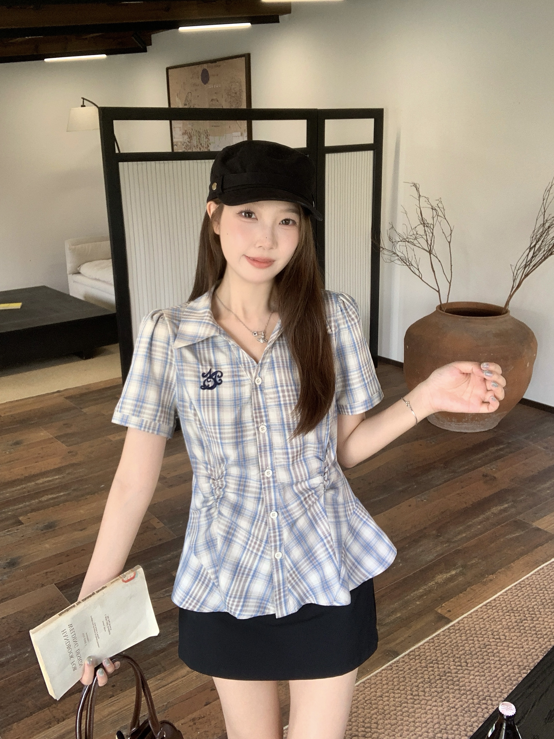 실사 2026 여름 새로운 지방 mm 빅 사이즈 여성 파란색 체크무늬 허리 수축 반팔 셔츠 학원 스타일 꼬집기 허리 위로 의류