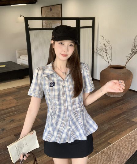 실사 2026 여름 새로운 지방 mm 빅 사이즈 여성 파란색 체크무늬 허리 수축 반팔 셔츠 학원 스타일 꼬집기 허리 위로 의류
