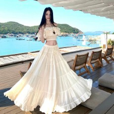 批发实拍<b class='q'>泰国</b>旅游度假法式一字领毛边设计上衣+大摆裙套装