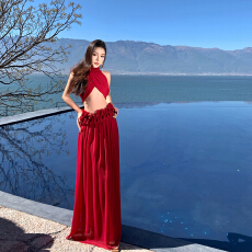 批发绝美海岛度假纯欲辣妹设计感交叉挂脖上衣立体花朵大摆长裙<b class='q'>两件套</b>