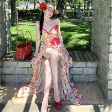批发法式性感度假风碎花吊带挂脖连衣裙女夏蛋糕裙显瘦绝美大<b class='q'>裙摆</b>长裙
