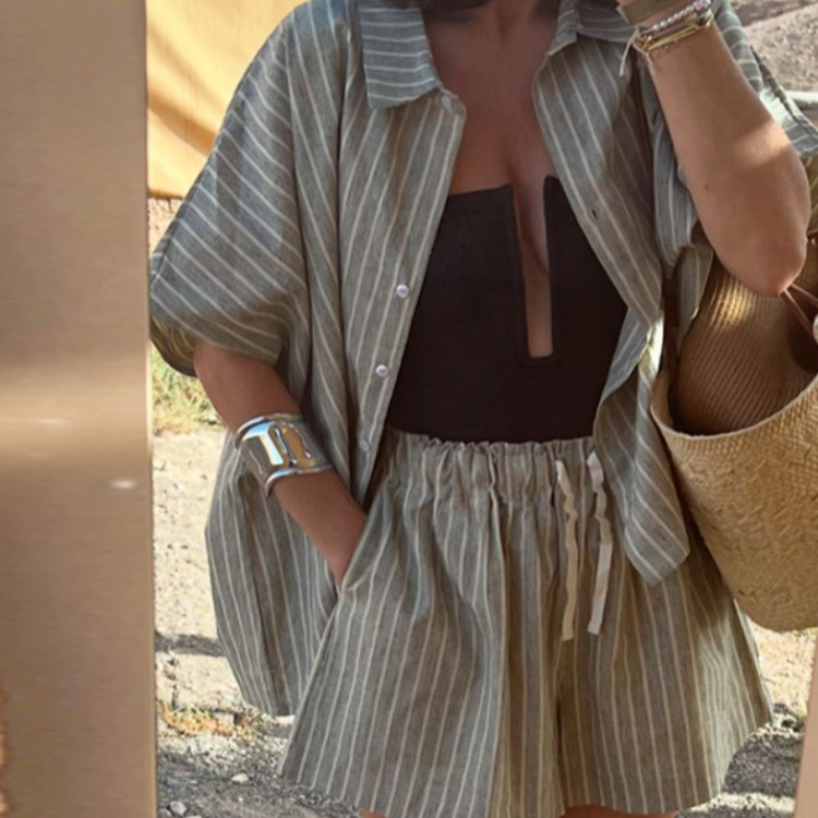 국경 간 유럽과 미국 2025 여름 AliExpress 스트라이프 셔츠 주머니 반바지 루즈핏 캐주얼 세트 여성
