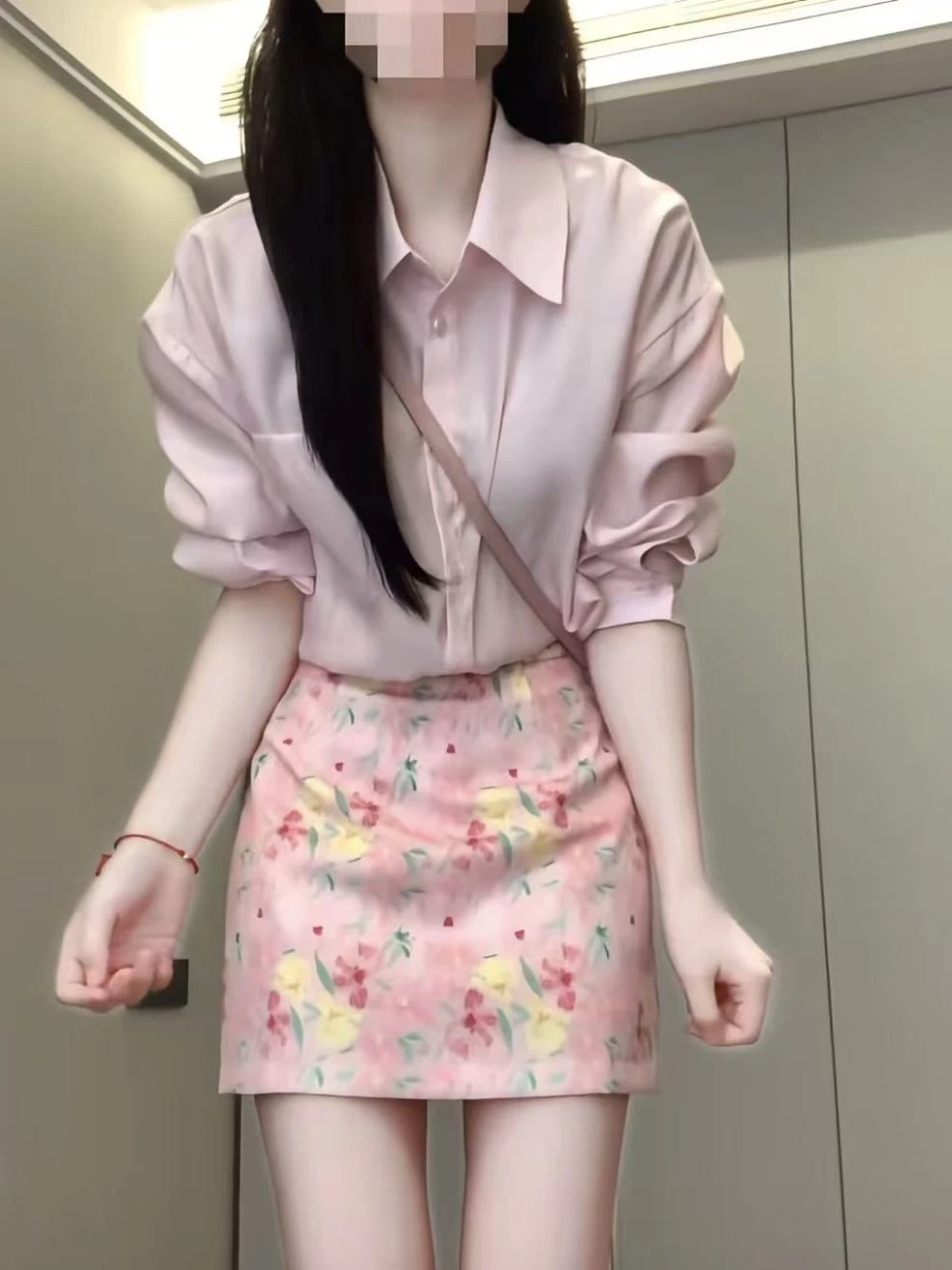 양성 이야기 한 부서 핑크색 긴팔 여성 셔츠 2026 봄 슈퍼 화재 연령 감소 루즈핏 폴로 칼라 셔츠 맨위